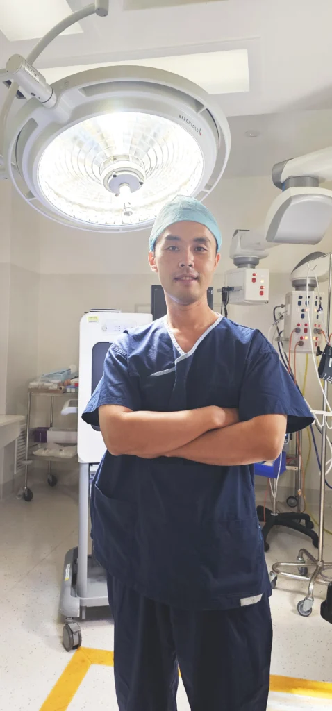 dr-yang-huang-surgeon A portrait of Dr Yang Huang, a specialist breast surgeon in Perth.